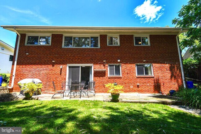 Building Photo - 3602 Sandy Ct