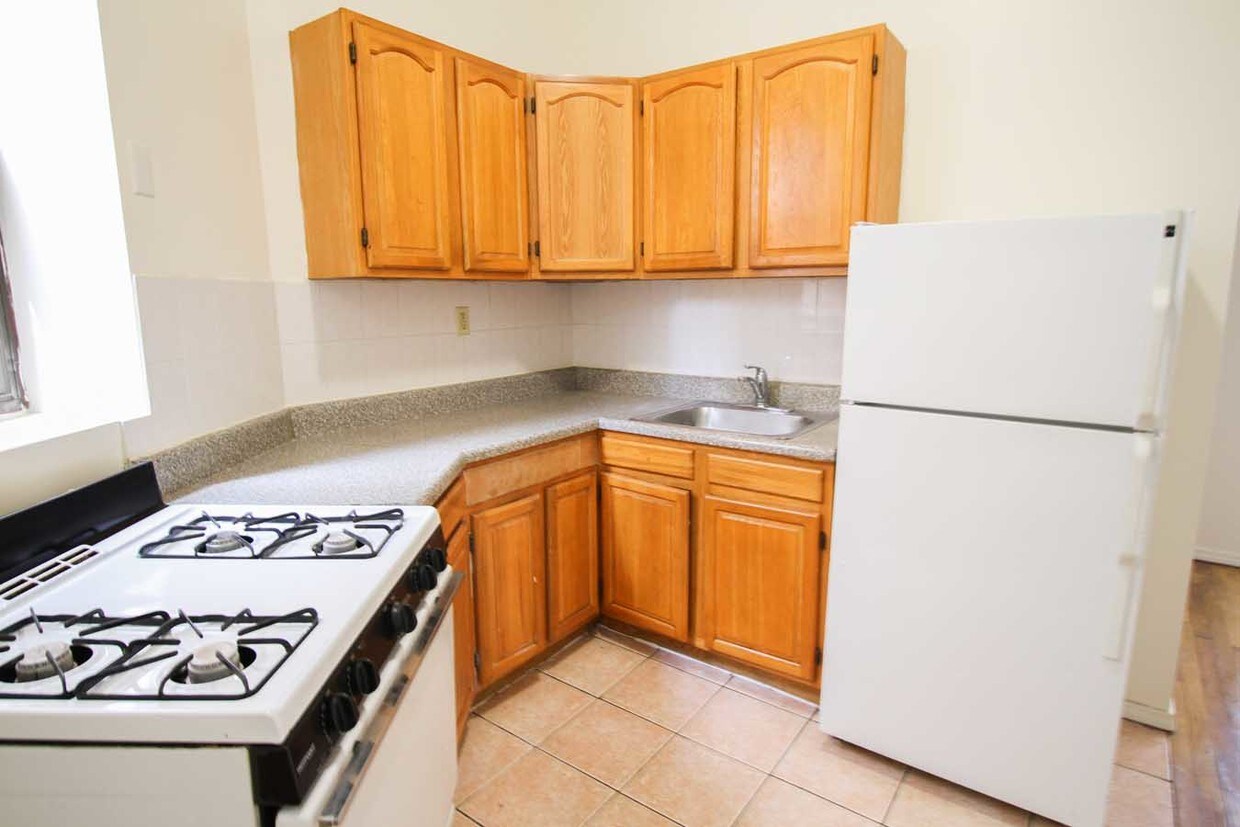 Foto principal - 276 Throop Ave