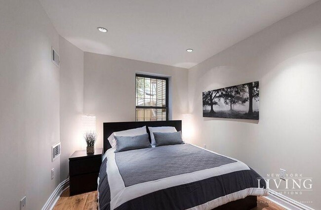 Building Photo - Large 2 bed 2 bath with w/d in unit