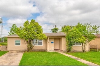 Building Photo - 2506 Jackson