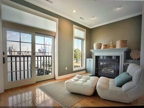 Building Photo - 3 Regency Pl