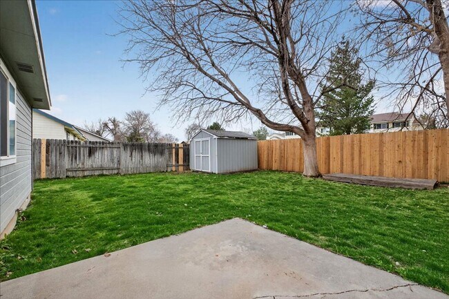 Foto del edificio - GREAT LOCATION - 3bd/2ba Home w/Room to Park Your Toys!