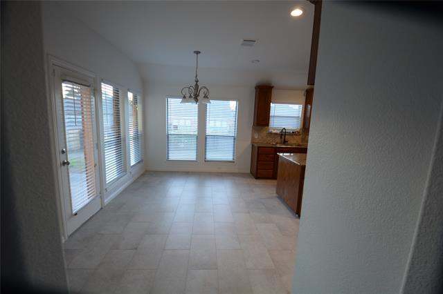 Building Photo - 3004 Glenwood Ct