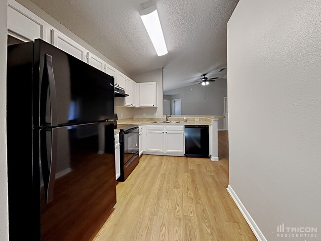 Building Photo - 3139 Boynton Dr