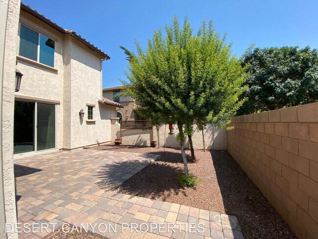 Foto del edificio - 4 br, 3.5 bath House - 897 S Agnes Lane