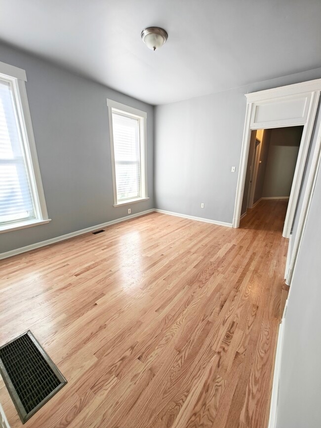 Building Photo - 4243 S Calumet Ave
