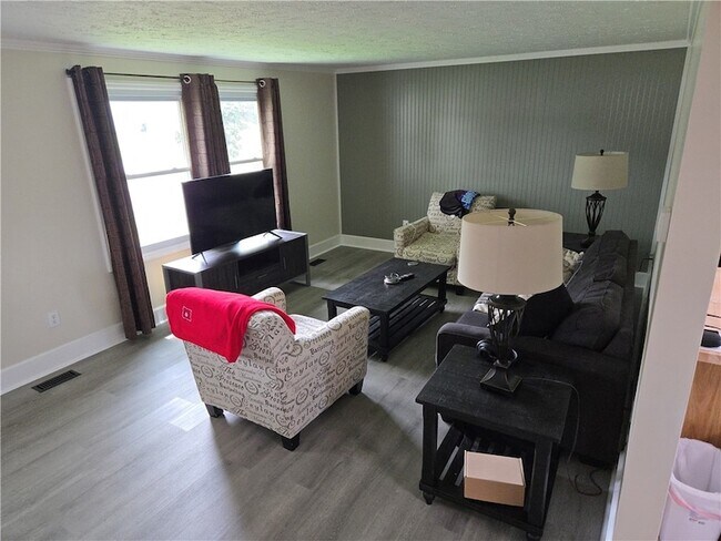 Foto del edificio - 103 Virginia Manor Rd