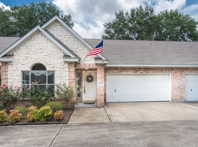 Building Photo - 10735 Norchester Village Dr