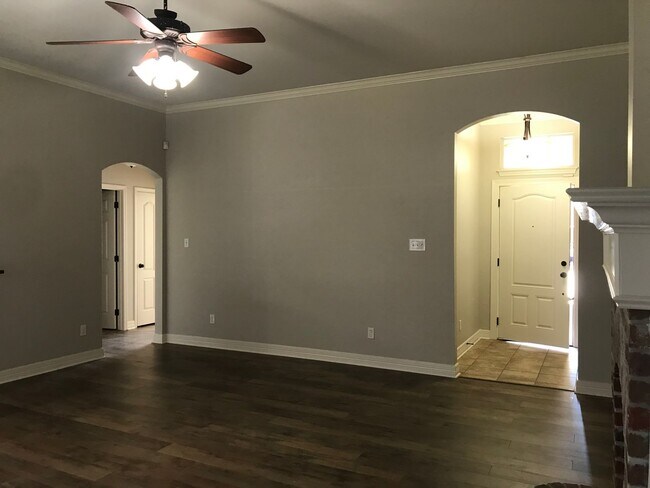 Foto del edificio - RIVERBROOKE-GATED COMMUNITY NEAR LSUS COLLEGE