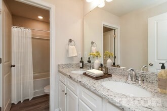 Interior Photo - Tricon Lake Norman