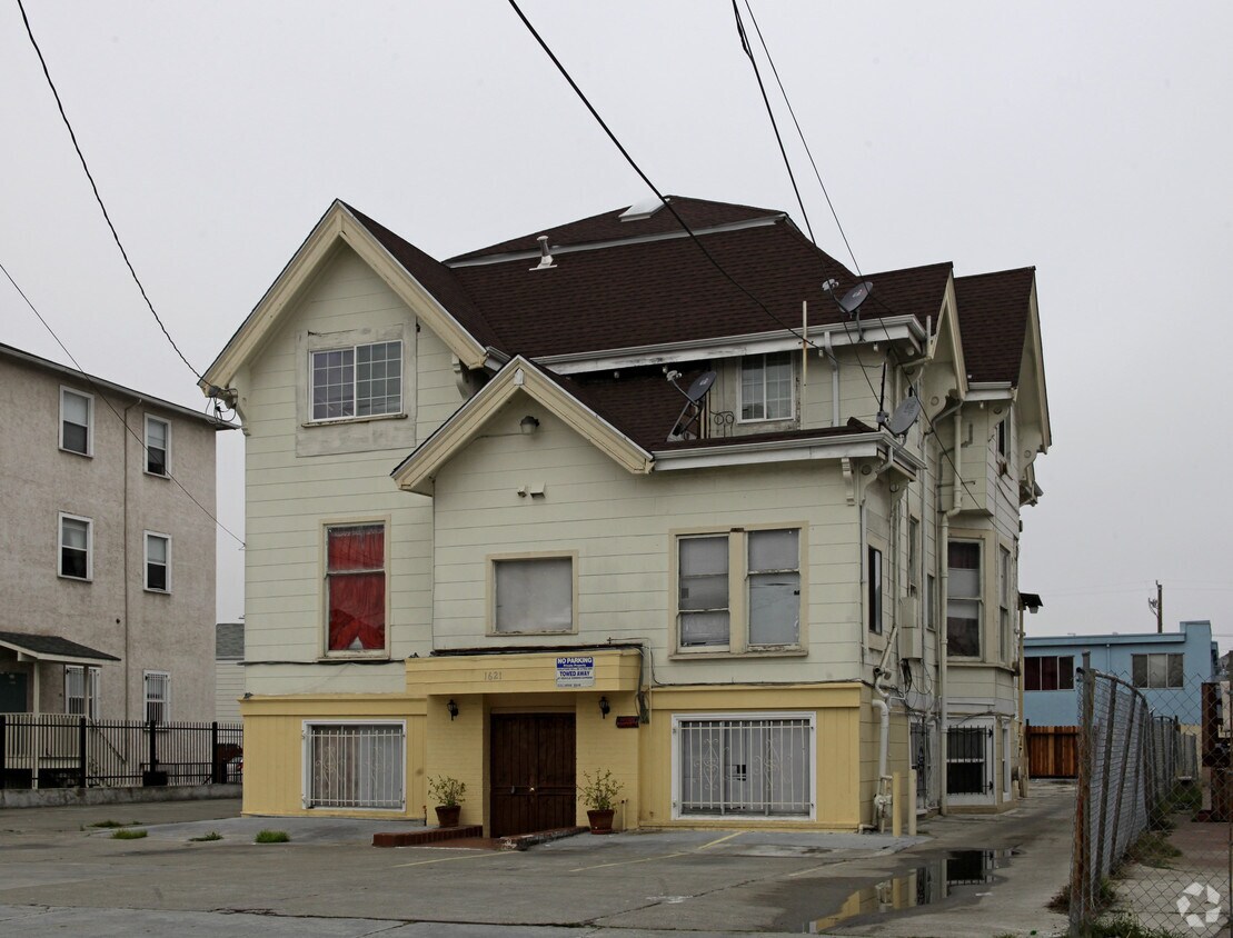 Primary Photo - 1621 7th Ave