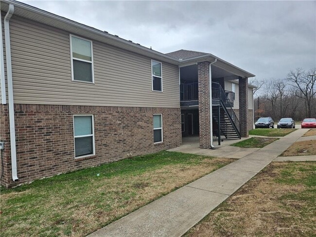 Building Photo - 416 Sadie Ln