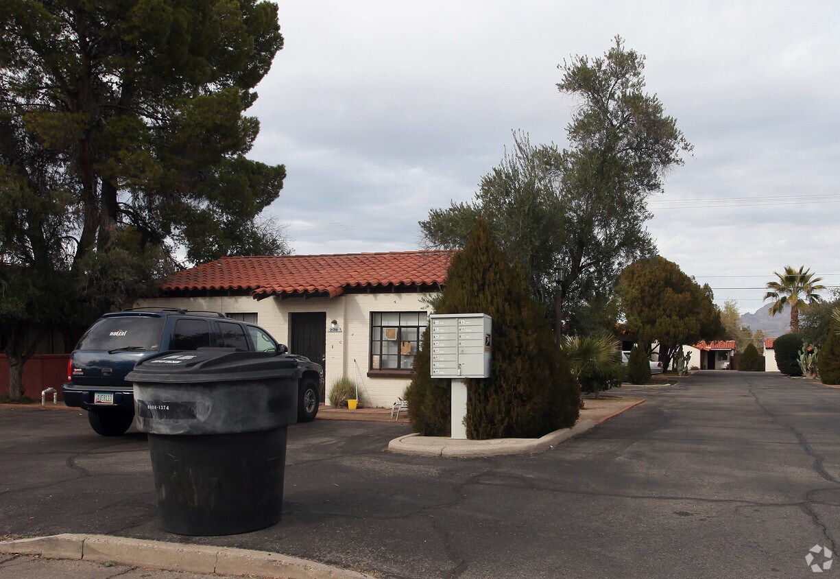 Foto del edificio - 2521 E Elm St