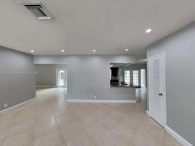 Building Photo - 3311 N 41st Ct
