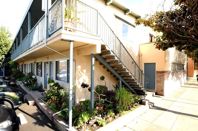 Photo - 1301 Gilman St Apartment