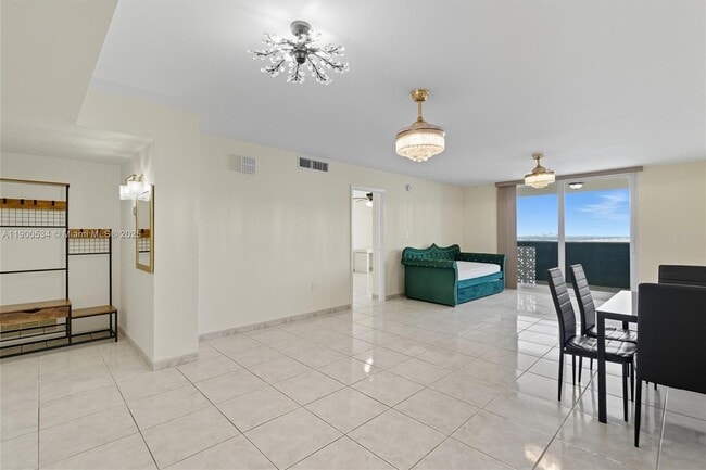 Foto del edificio - 1833 S Ocean Dr
