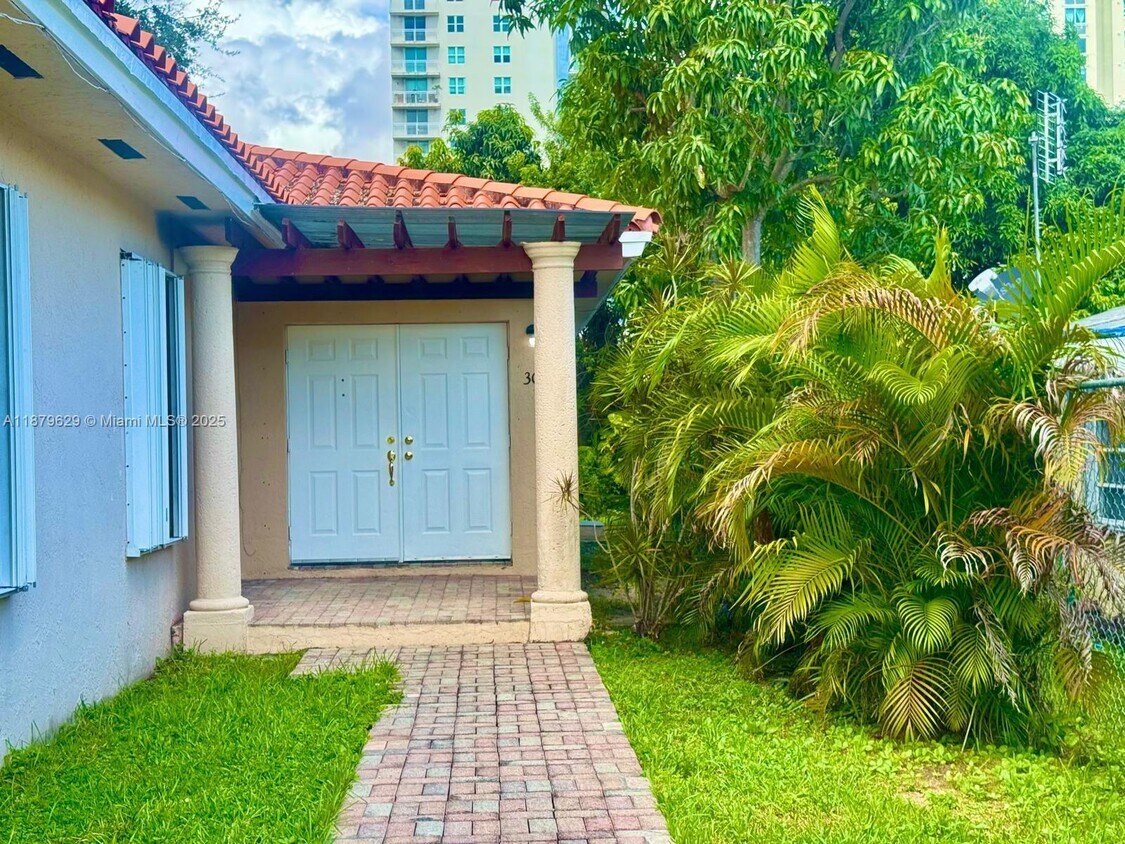 Foto principal - 3019 SW 23rd St