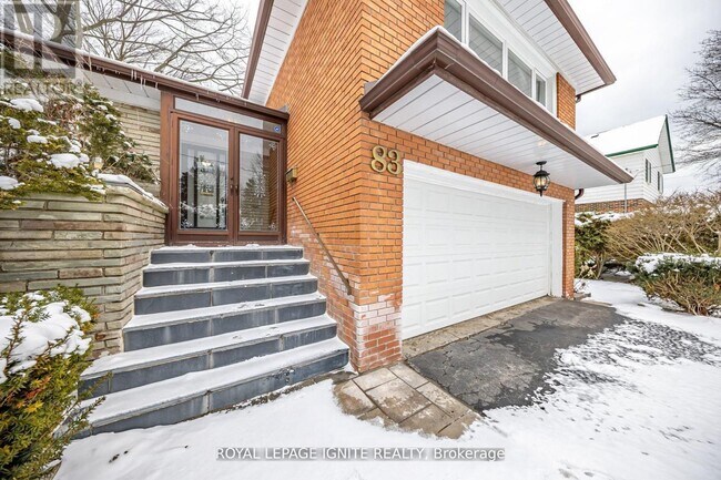Building Photo - 83 Deep Dene Dr