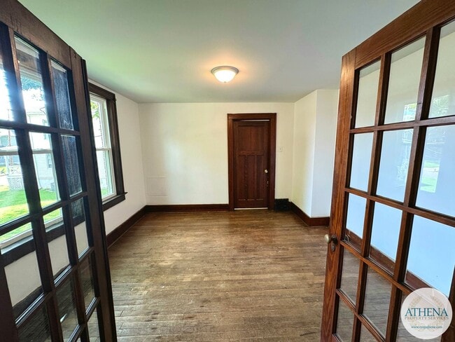 Building Photo - 413 N Frederick St