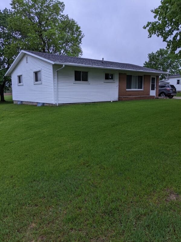 Foto principal - 2588 Lake Pleasant Rd S