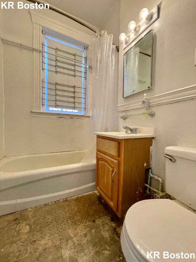 Building Photo - 5 Walbridge St