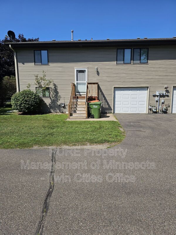 Foto principal - 4161 Austin St NE