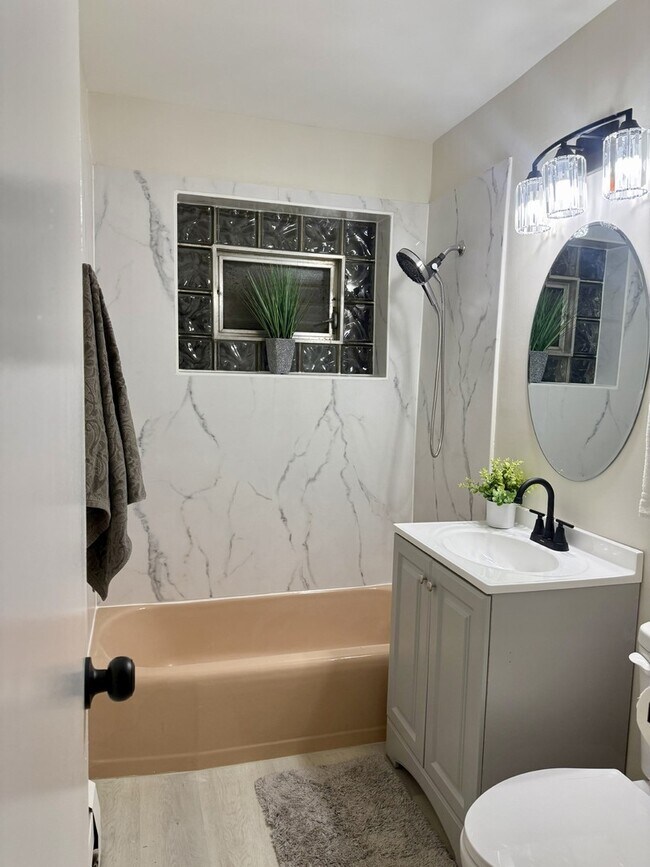 Foto del edificio - 2308 Oakton St