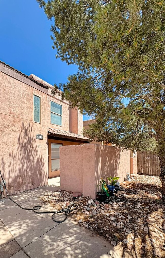 Building Photo - 4016-4022 N Calle Grande