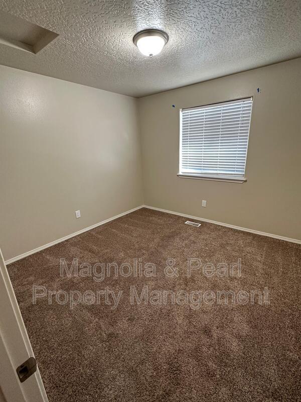 Foto del edificio - 16538 Sadie Ave