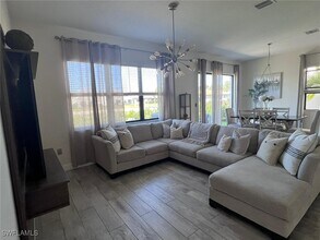 Building Photo - 8916 Madrid Cir