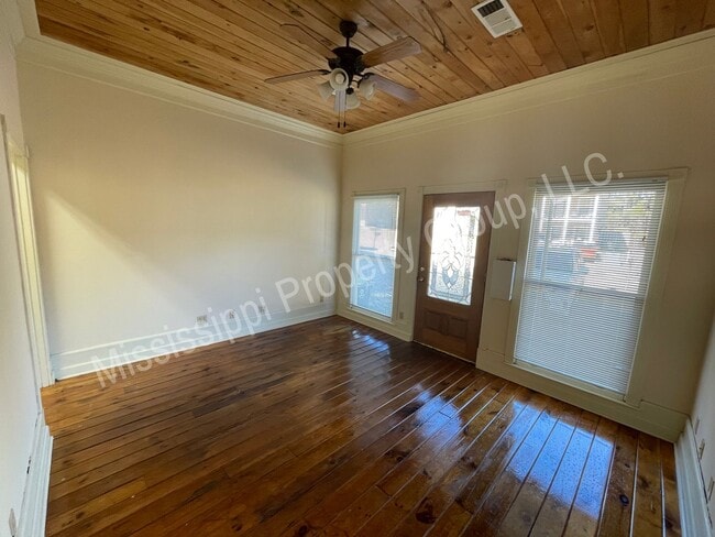 Building Photo - Efficiency 1BR/1.5BA FOR RENT