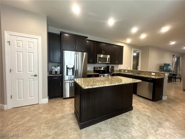 Foto del edificio - 13462 Kent St