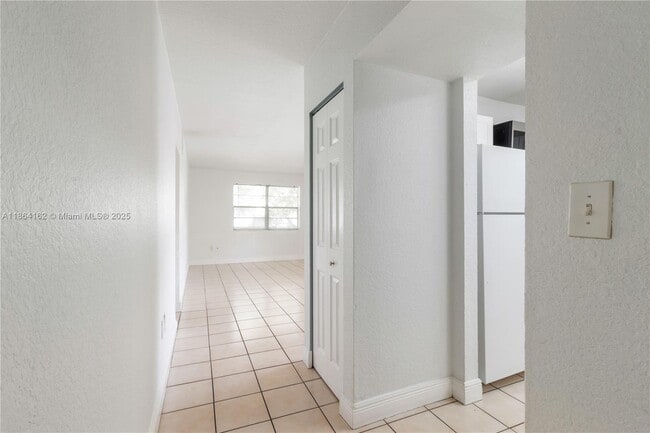 Building Photo - 17255 SW 95th Ave