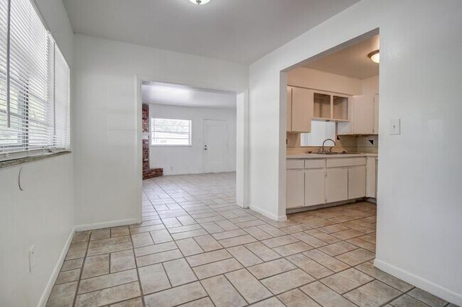 Foto del edificio - 2613 E 99th Ave