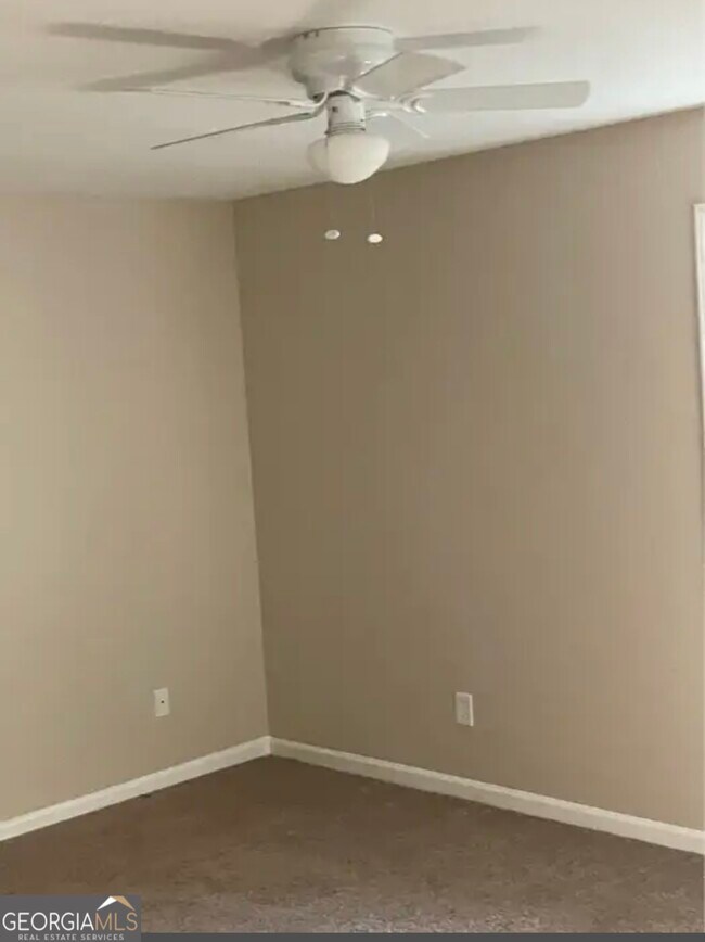 Building Photo - 5479 Rock Springs Rd