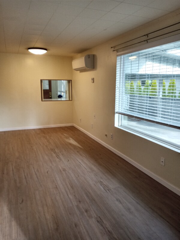 Building Photo - 313 Pecks Dr