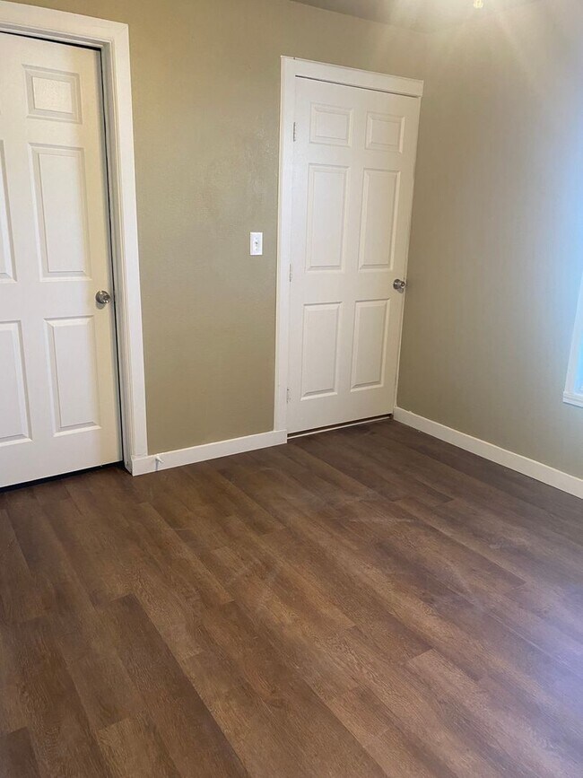 2111 Runnels St Unit 2111 Runnels 3 (10), Big Spring, TX 79720 Room