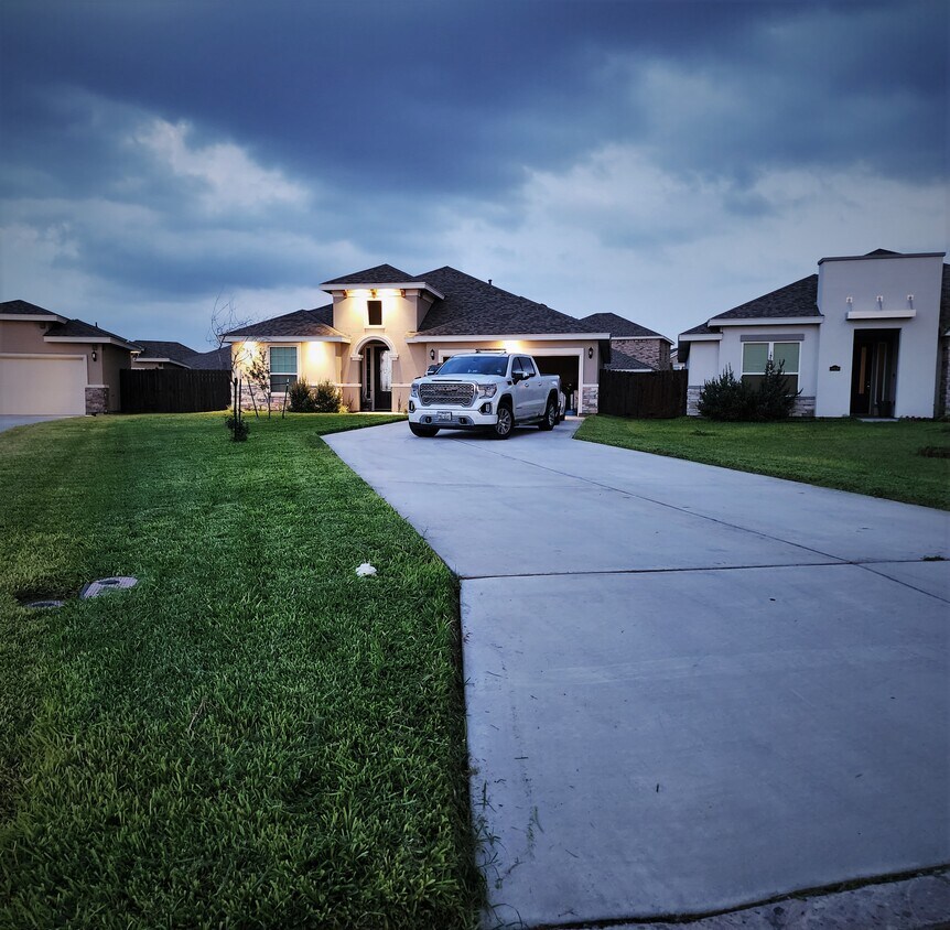 14448 Chalk Rdg Dr, McAllen, TX 78504 House Rental in McAllen, TX