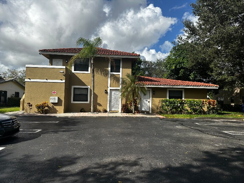Foto principal - 10871 NW 45th St