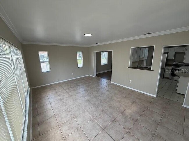 Foto del edificio - 1931 Staunton Ave