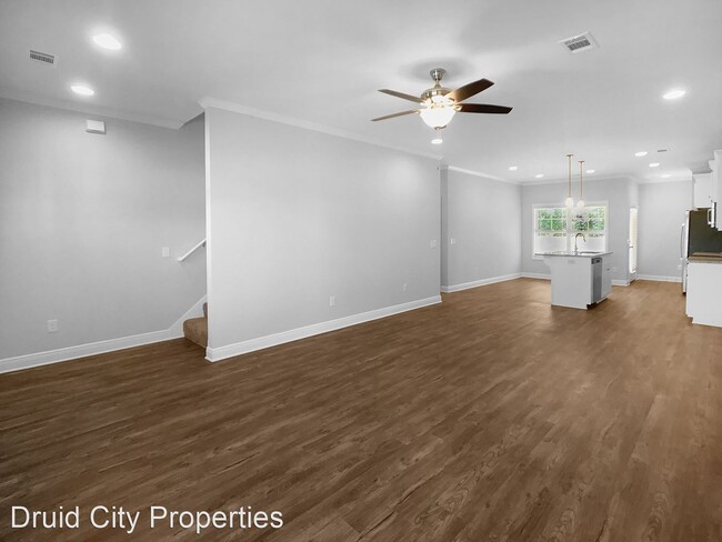 Building Photo - 5245 University Gardens Dr