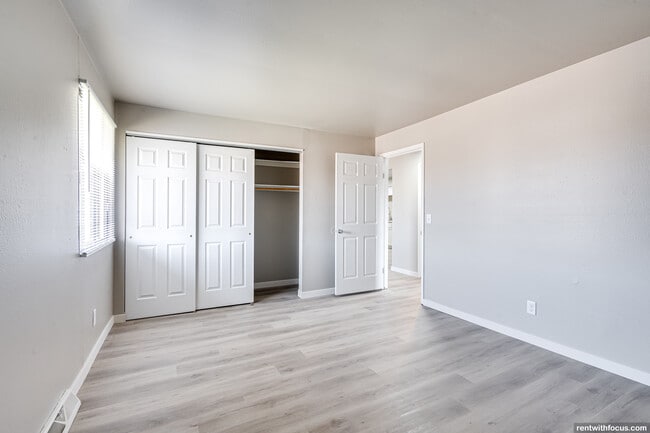 Building Photo - Evergreen Place Apartments