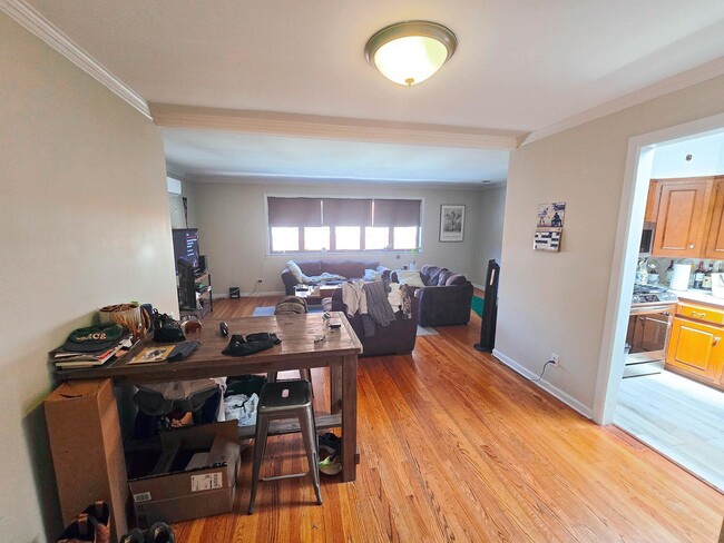 Building Photo - 303 Willow Ave