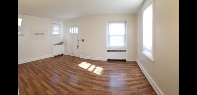 Foto del edificio - 6142 N 8th St