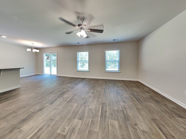 Building Photo - 105 Bent Holly Dr