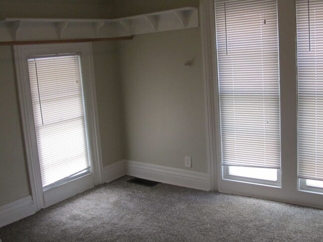 Building Photo - 300 Meigs St