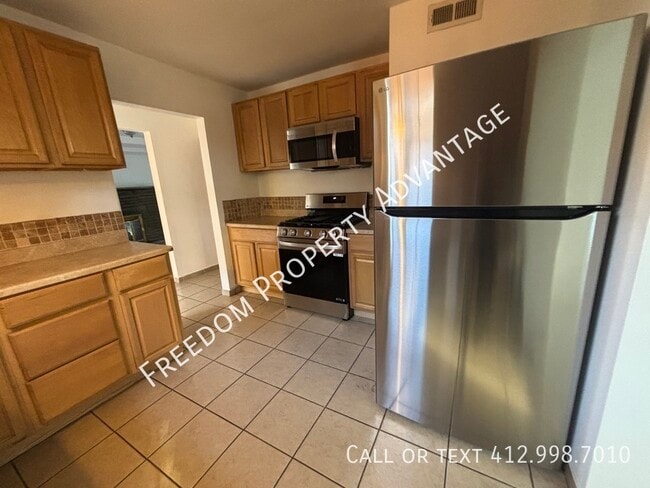 Foto del edificio - 2642 Mt Royal Rd