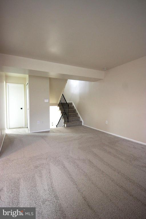 Building Photo - 7765 Brandeis Way