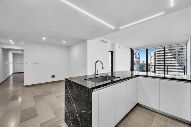 Foto del edificio - 88 SW 7th St