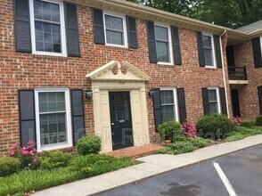 Building Photo - 1309 Cypress Ave